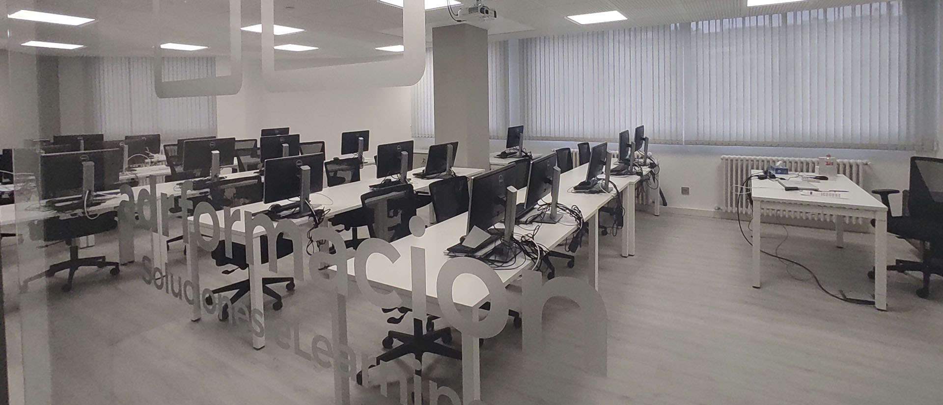 Imagen de aula en alquiler